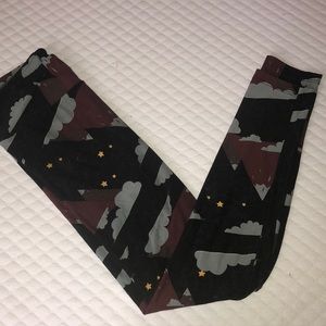Lularoe OS mountain print leggings